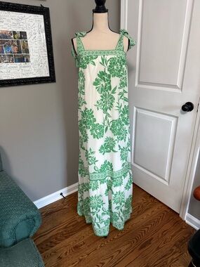 NWT GORGEOUS Flying Tomato Green Floral Tie-Shoulder Maxi Dress - White & Green